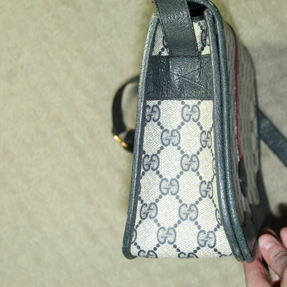 Gucci Medium Sized Dark Navy Blue Web Logo Purse - Picture 12 of 15